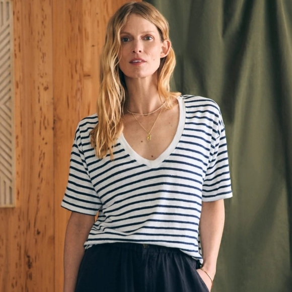 Faherty Oceanside Linen V-Neck T-Shirt – 100% Linen, Short Sleeve, Navy Stripe, - Picture 1 of 8
